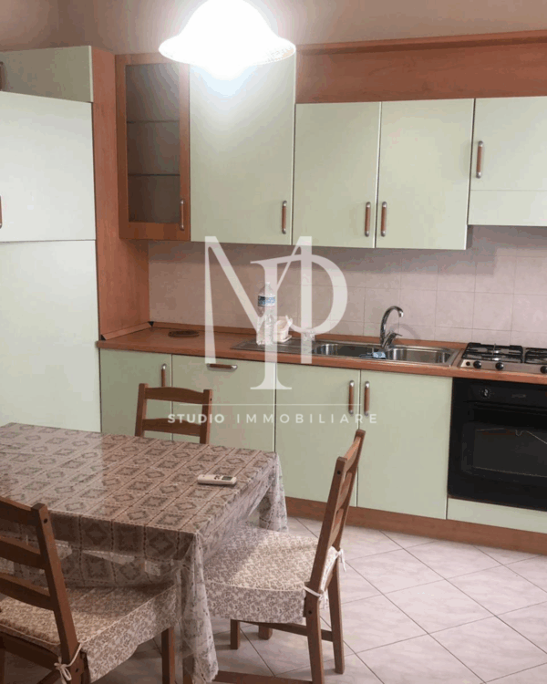 Affittasi ampio appartamento in via Francesco paga Benevento