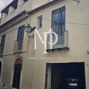 Affitto/vendita Splendido Palazzo Cielo-Terra Riqualificato nel Pieno Centro Storico di Benevento